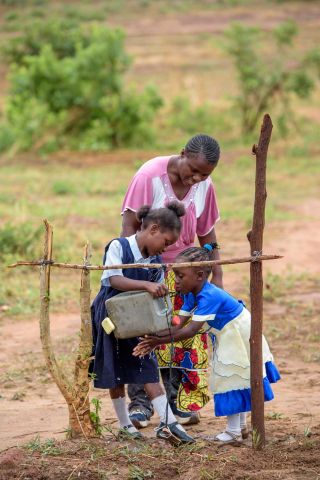 WorldVision-Ngonga-washing-hands