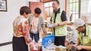 Photo of healthcare worker and residents